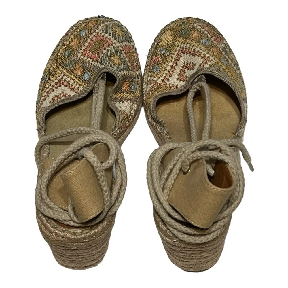 Dolce by Mojo Moxy Lace-Up Embroidery Platform Espadrille Wedge Sandal 8M